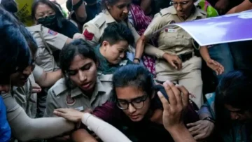 অভিজিতের পর এবার নেহা বোরাকে আটক করল দিল্লি পুলিশ!
