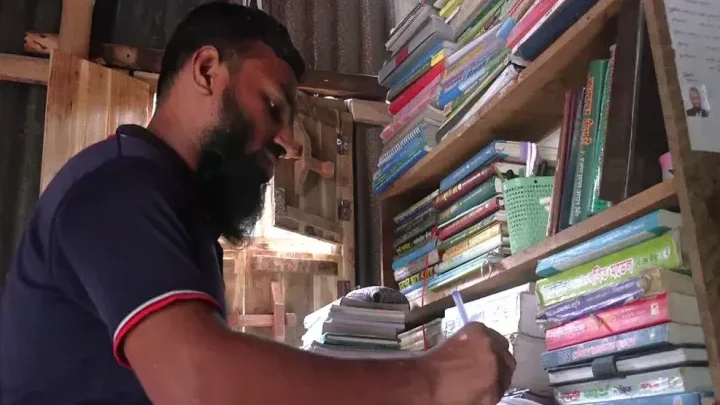 ইট ভাঙা, কৃষিকাজ আর মানুষের সহযোগিতায় পড়াশোনা, আজ বিসিএস ক্যাডার মাখন!