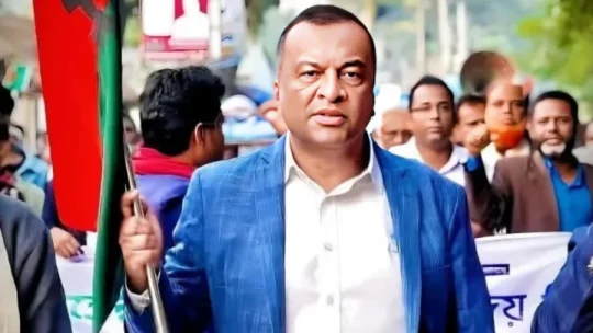 ল্যাপটপ নিজেদের মধ্যে ভাগাভাগি করে খেয়ে ফেললেন, বিএনপি নেতার পোস্ট!