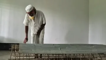 নিজের কবর খুঁড়ে মৃত্যুর অপেক্ষা, বছরখানেক আগে করিয়েছেন চল্লিশাও!