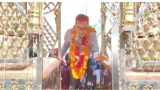 প্রিয় শিক্ষককে ঘোড়ার গাড়িতে বিদায়, আবেগাপ্লুত শিক্ষার্থীরা!