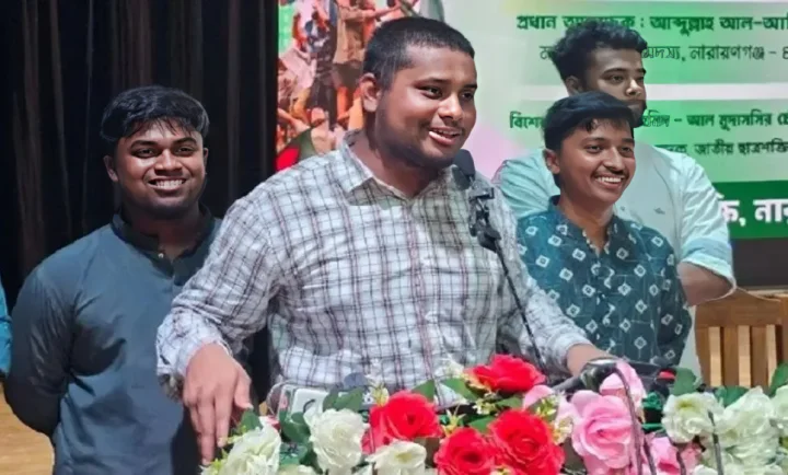 ছাত্রদলকে ব্যবহার করে চুয়েটের ভিসিকে চেয়ারে বসানো হয়েছে: হাসনাত