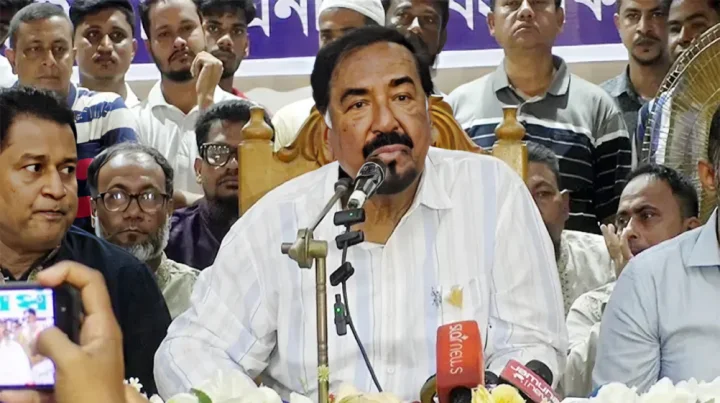 আওয়ামী লীগকে ‘পৃথিবীর ইতিহাসে সবচেয়ে বড় চোরের দল’ বললেন স্পিকার!