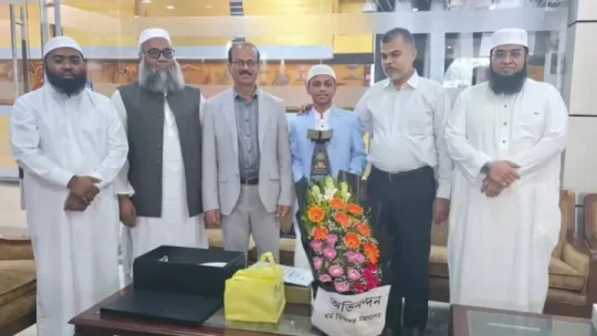 মালয়েশিয়ায় বিশ্বসেরা, দেশে ফিরতেই হাফেজ হীরাকে সংবর্ধনা!
