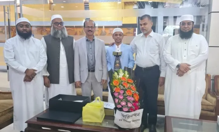 মালয়েশিয়ায় বিশ্বসেরা, দেশে ফিরতেই হাফেজ হীরাকে সংবর্ধনা!