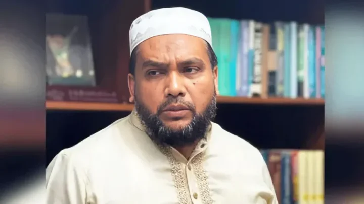 প্রবাসীর স্ত্রীর সঙ্গে সম্পর্কের অভিযোগ, জামায়াত নেতার চার পদে অব্যাহতি!