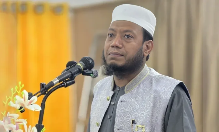 মাহফিলের অনুমতি না দেওয়ার কারণ জানতে চাইলেন আমির হামজা!