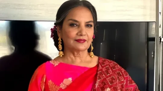 আমি মুসলিম, কিন্তু নামাজ পড়ি না: শাবানা আজমি!