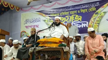 সাংবাদিকদের ‘কুত্তার মতো পেটানো দরকার’ বললেন আব্বাসী!
