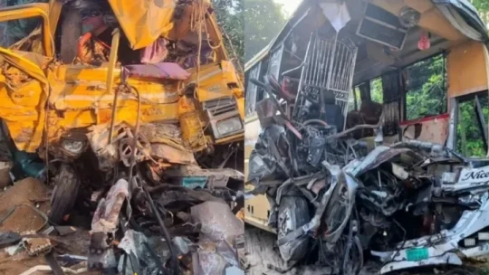 নাটোরে বাস ট্রাক সংঘর্ষে নিহত ১৪, পরিচয় মিলেছে ৯ জনের!