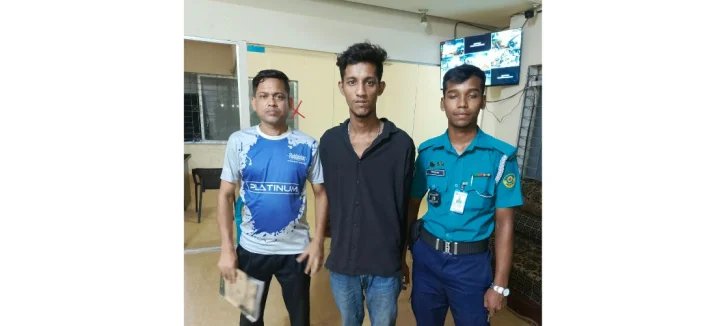 চট্টগ্রামে ছদ্মবেশে পুলিশের অভিযান, ১১০ পিস ইয়াবাসহ গ্রেপ্তার যুবক