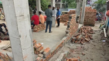 শ্রীপুরে নির্মাণাধীন দোকান ভাঙচুর ও প্রাণনাশের হুমকি, থানায় অভিযোগ