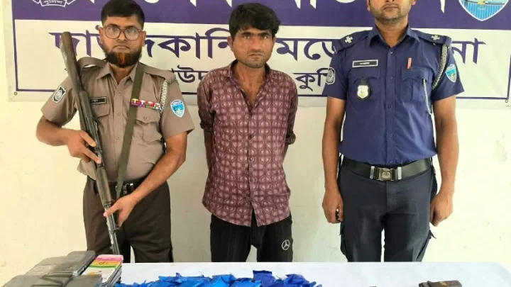 দাউদকান্দিতে পিকআপ থেকে পিস্তল ও ৩৬ হাজার ইয়াবাসহ চালক গ্রেফতার