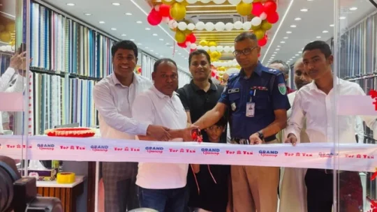 মৌলভীবাজারে ‘টপ টেন’ এর নতুন শোরুমের যাত্রা শুরু: সব পণ্যে ১৫ শতাংশ ছাড়