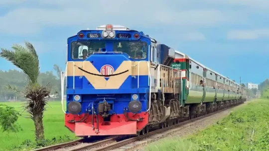 দুর্গাপূজায় ৫ ট্রেনের অফ ডে বাতিল!