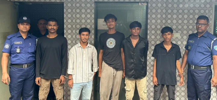 কুমিল্লায় ৩টি কিশোর গ্যাংয়ের ৫ মূলহোতা গ্রেফতার