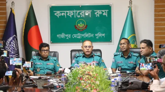 ‘পিচ্ছি রাজা’র পলায়ন: গল্প সাজানোর অভিযোগে এসআই ও চালকসহ গ্রেফতার ৩