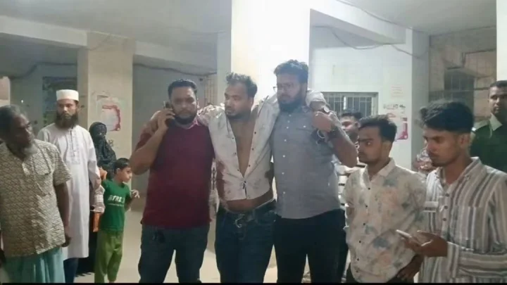 শ্রীপুরে ৪ কোটি টাকার মধ্যে আড়াই কোটি টাকার দুই বস্তা ছিনতাই: গুলিবিদ্ধ ১, আহত ৩