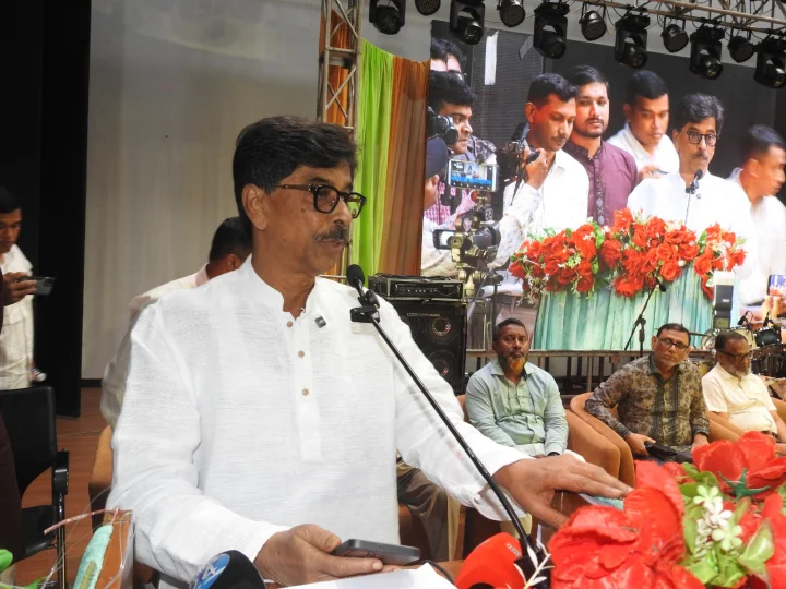 কুমিল্লা মেডিকেল কলেজ হাসপাতালে শয্যাসংখ্যা এক হাজারে উন্নীত করা হবে : কৃষিমন্ত্রী