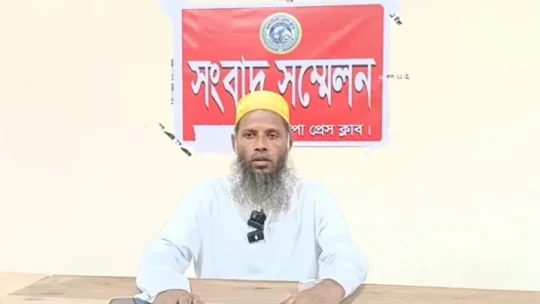 গলাচিপায় জিম্মি করে জবানবন্দি নেওয়ার অভিযোগে মাদ্রাসা সুপারের সংবাদ সম্মেলন