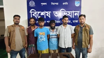 সাভারে অস্ত্র ও খেলনা পিস্তলসহ ডাকাত দলের ৪ সদস্য গ্রেফতার