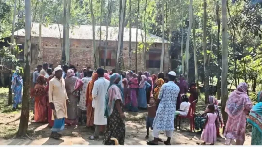 সম্পত্তির জেরে বাবার জানাজা আটকে দিলেন মেয়ে, ৫ ঘণ্টা উঠানে পড়ে ছিল লাশ