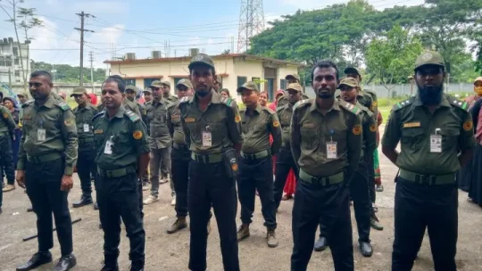 তালতলীতে ১১টি পূজামণ্ডপে ৬৮ জন আনসার ভিডিপি সদস্য মোতায়েন