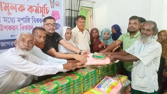 সুনামগঞ্জে ডেঙ্গু প্রতিরোধে ২০০ পরিবারের মাঝে মশারি ও সুরক্ষাসামগ্রী বিতরণ