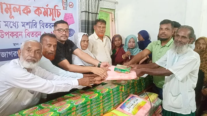 সুনামগঞ্জে ডেঙ্গু প্রতিরোধে ২০০ পরিবারের মাঝে মশারি ও সুরক্ষাসামগ্রী বিতরণ