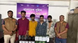 ফেনীতে ৯ বোতল বিদেশি মদসহ ৪ মাদক কারবারি গ্রেফতার