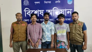 আশুলিয়ায় বিদেশি পিস্তল ও গুলিসহ ৩ অস্ত্রধারী সন্ত্রাসী গ্রেফতার