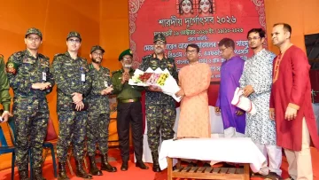 দুর্গোৎসবের নিরাপত্তায় আনসার ভিডিপির তৎপরতা: ফার্মগেট মণ্ডপ পরিদর্শন করলেন মহাপরিচালক
