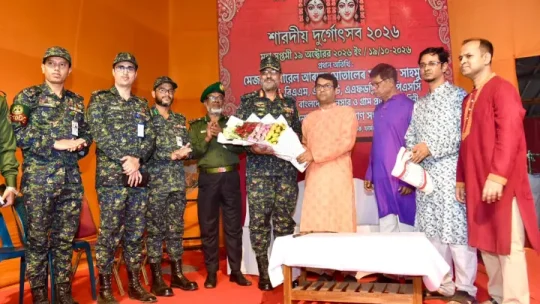 দুর্গোৎসবের নিরাপত্তায় আনসার ভিডিপির তৎপরতা: ফার্মগেট মণ্ডপ পরিদর্শন করলেন মহাপরিচালক