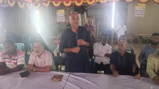কালিয়াকৈরে বোয়ালীতে বিভিন্ন পূজামণ্ডপ পরিদর্শন করলেন মজিবর রহমান