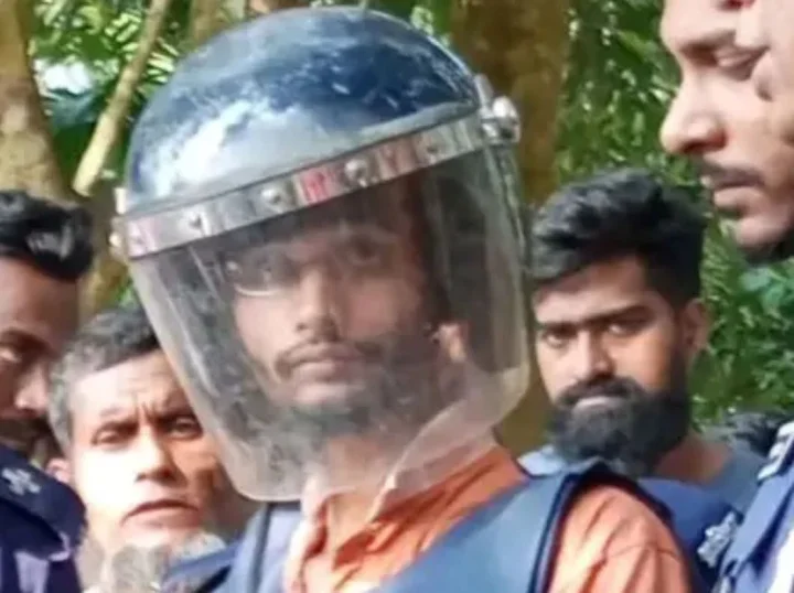 উলিপুরে বৃদ্ধকে কুপিয়ে হত্যা, ৭ ঘণ্টার মধ্যে ঘাতক গ্রেফতার
