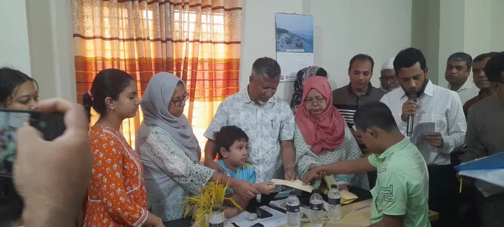 কালাইয়ে ১৪৬ দুস্থ মানুষের মাঝে আর্থিক সহায়তা বিতরণ