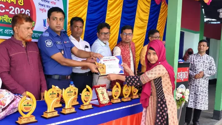 কাউনিয়ায় কৃতী শিক্ষার্থীদের সংবর্ধনা ও অভিভাবক সমাবেশ অনুষ্ঠিত