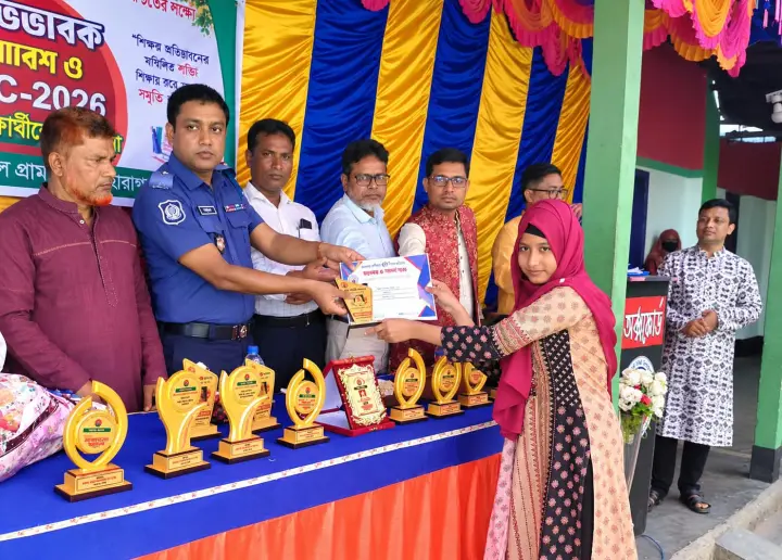 কাউনিয়ায় কৃতী শিক্ষার্থীদের সংবর্ধনা ও অভিভাবক সমাবেশ অনুষ্ঠিত